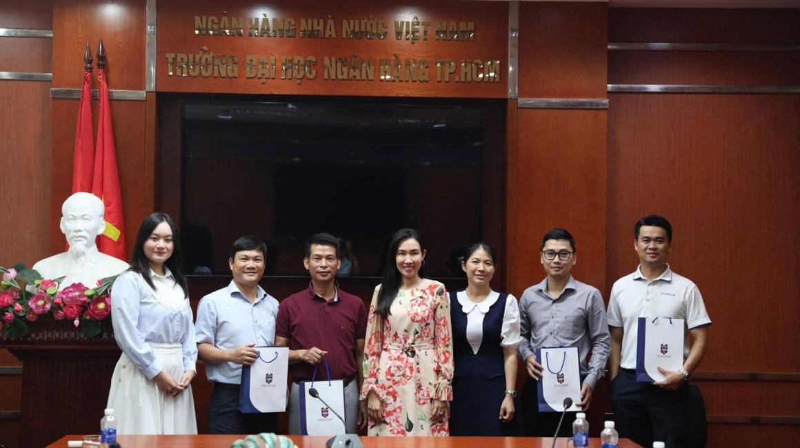 DCH LÀM VIỆC VỚI ĐẠI HỌC NGÂN HÀNG TP. HCM – HƯỚNG TỚI HỢP TÁC TOÀN DIỆN VỀ CÔNG NGHỆ SỐ TRONG GIÁO DỤC