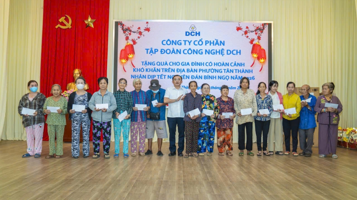 CÔNG TY CỔ PHẦN TẬP ĐOÀN CÔNG NGHỆ DCH TỔ CHỨC CHƯƠNG TRÌNH TRAO QUÀ TẾT TẠI PHƯỜNG TÂN THÀNH, TP. HỒ CHÍ MINH